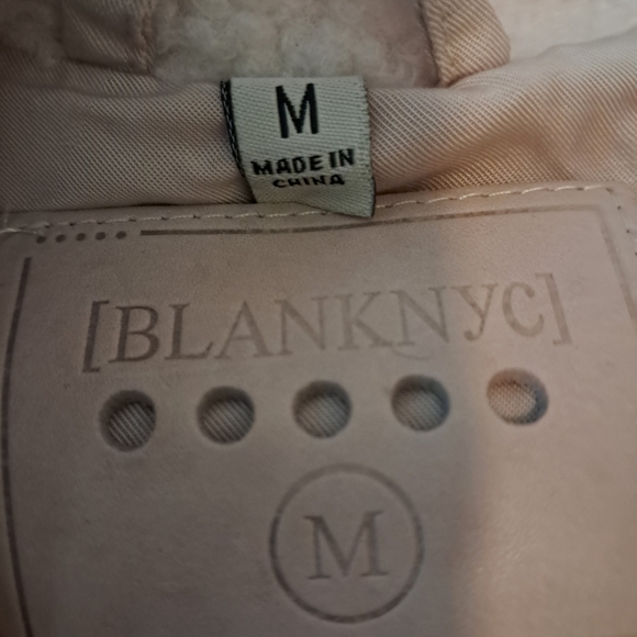 Blank NYC Women's Quilted Jacket Sherpa Collar Medium Beige EUC!! - Picture 6 of 8